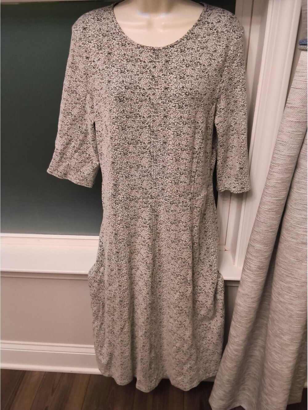 H&M Women's Medium Gray & Black Textured Knit Dress 3/4 Sleeves M